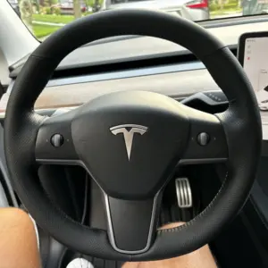 capa de volante costurada tesla model 3
