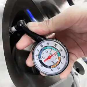 Medidor de Pressão de Pneus 0-50 PSI / 0-3.5 BAR com Ângulo de 45°